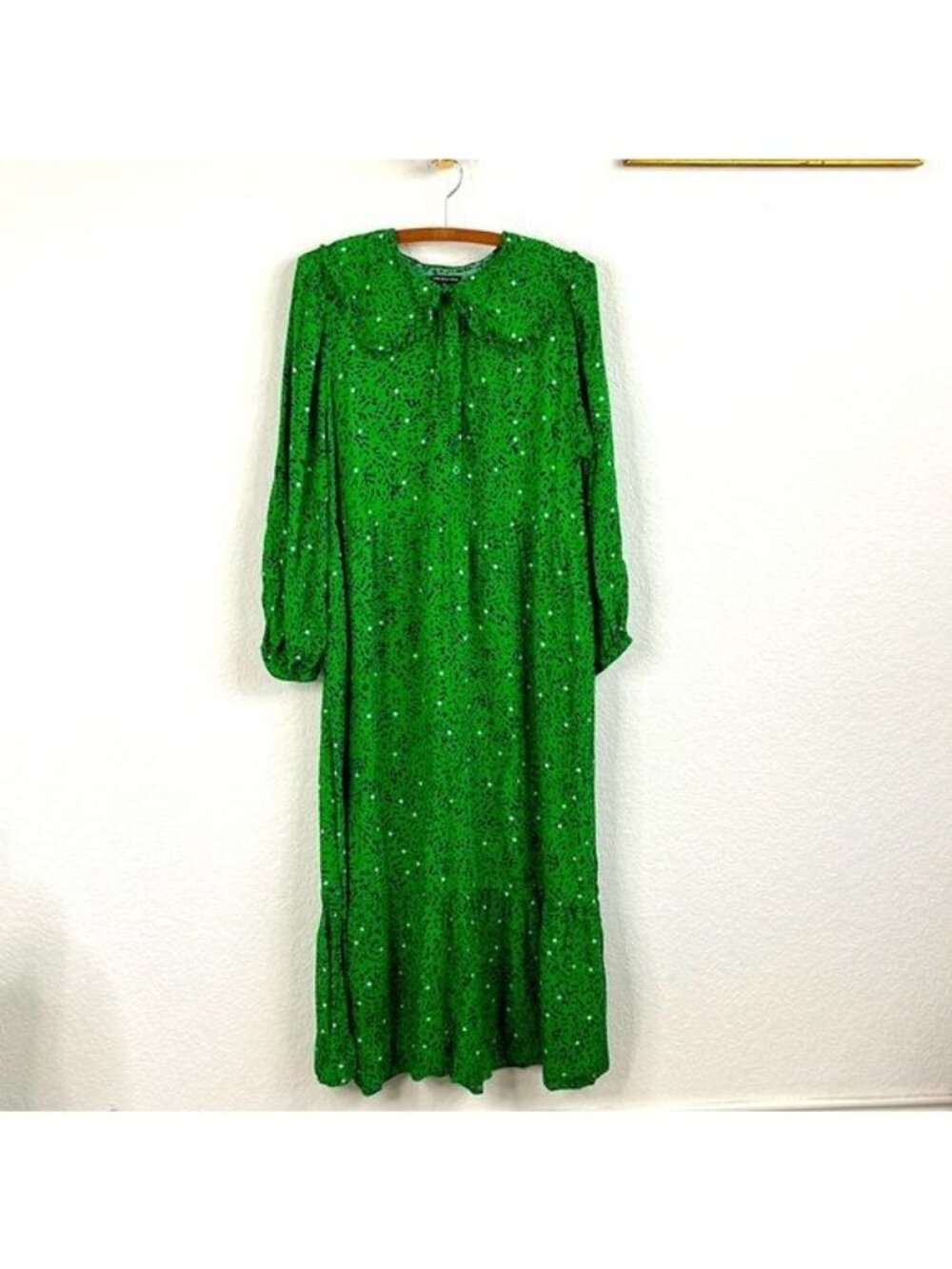 Who What Wear Balloon Sleeve Tiered Ruffle Collar Midi Dress - Picture 2 of 9